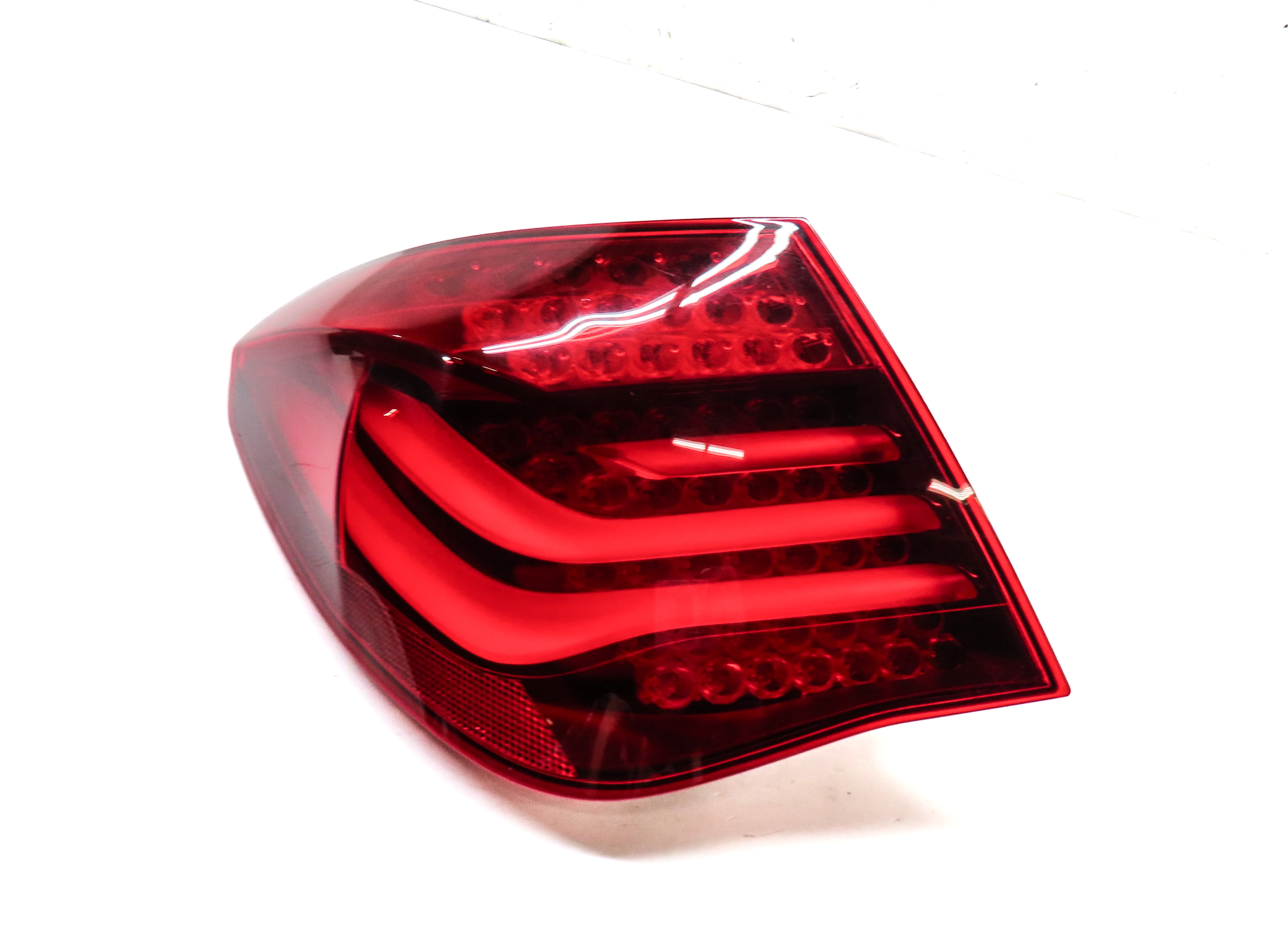 13-15 BMW 7 SERIES (F01 F02 F04) REAR LEFT DRIVER OUTER TAILLIGHT BRAKE LIGHT — exact item pictured